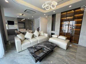 bán tòa nhà 8 tầng thang máy view hồ thoáng trung tâm ngọc thụy