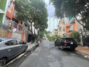 bán nhà 3 tầng kiến trúc kiểu pháp, ngang 10mx21m (vuông vức) - nguyễn văn trỗi, giá tốt: 35 tỷ