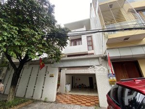 bán căn biệt thự 3 tầng phố lê ngọc chinh, chân chung cư vinaconex, vĩnh yên. lh 