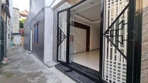 ngã tư chợ mơ - trương định - trước nhà rộng thoáng - nhà đẹp ở luôn - thang máy nhập .