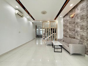 siêu phẩm nhà thuê 25tr/tháng giá 2tỷ490tr ở phạm ngọc thạch, hiệp thành ngay trung tâm thủ dầu một