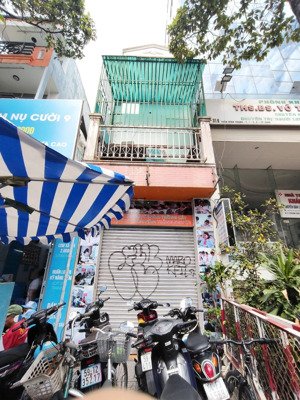 cho thuê nhà mặt tiền đường trần bình trọng, q5, 1 trệt 3 lầu sân thượng, 30 triệu. lh: 