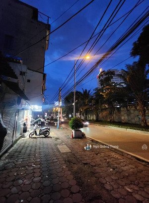 ngon bổ rẻ, bán mảnh đất ông cha để lại, có nhà 3 tầng, 1 nhà ra mặt phố hoàng hoa thám, văn cao