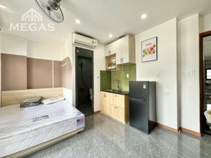 trống lại căn hộ dịch vụ siêu rộng toạ lạc tại lê thánh tôn quận 1