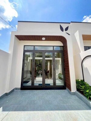 NHÀ CẤP 4 GẦN TRUNG TÂM BIÊN HÒA. CHỈ 8P ĐI XE TỚI ĐẠI HỌC LẠC HỒNG