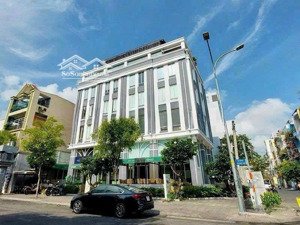 góc 2 mặttiền trần xuân soạn, quận 7 - dt 14x18m - 250m - xd hầm 7 tầng - giá 32 tỷ