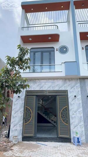 Chủ cần tiền bán gấp căn nhà ngay vòng xoay Kim Hằng, Tân Uyên