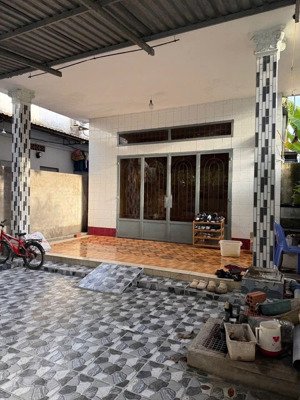 nhà cấp 4 ngang 6m sân xe hơi đường 4m gần đỗ tấn phong dĩ an bd 152m2, giá 3ty5. lh 