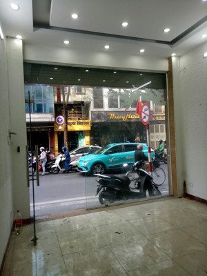cửa hàng vp nhà mặt phố ngã ba thụy khuê văn cao, tầng 1 80m2: 12tr, 50m2: 7tr, tầng 2,3 và 4: 6tr