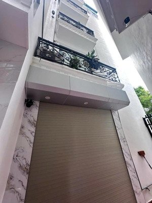 bán nhà trương định căn góc 30,2m 5t mtien 3,5m -10m ra đường ô tô tránh -ngõ thông- full nội thất