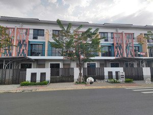 cần bán gấp 2 căn nhà phố suncasa (đã hoàn thiện) - thành phố mới bình dương