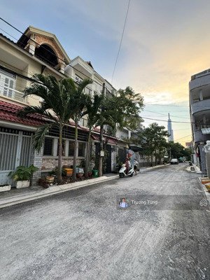 cần bán gấp nhà diện tích 10x14m, khu dân cư cao cấp ngay trần não, 33,5 tỷ all in