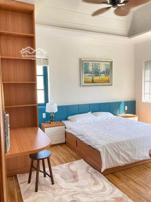 tặng full nội thất biệt thự 200m hướng đn đường thông giá: 6.1 tỷ bao thuế phí lh: 