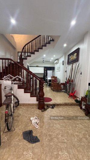 nguyễn văn cừ - nhà dân xây - 40m 4 tầng mt 4m - ngõ rộng 2.5m - gần ô tô - 4 ngủ - tặng nội thất