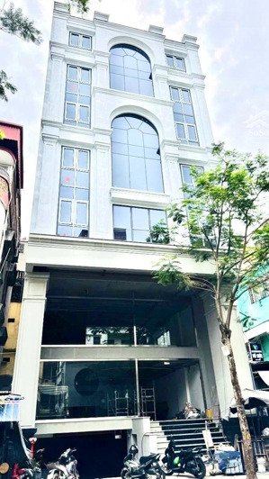 gấp! lô góc mặt phố nguyễn chí thanh, kd, 8t thang máy thông sàn, mt6m, dt 1.3 tỷ/năm