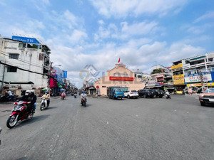 bán gấp căn hộ dịch vụ 27 phòng, hẻm xe hơi 6 mét đường võ văn ngân, dt: 10 x 17m, trệt, 3 lầu mới