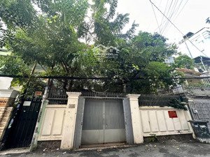 bán nhà khuôn đất đẹp hiếm quận 3