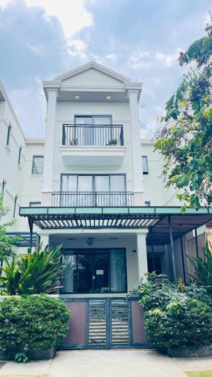 biệt thư cao cấp siêu đẹp nine south 7x20, nguyễn hữu thọ, phước kiển, nhà bè