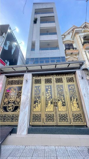 nhà xinh giá tốt - mặt tiền cmt8, quận 3 sát bên vòng xoay phù đổng