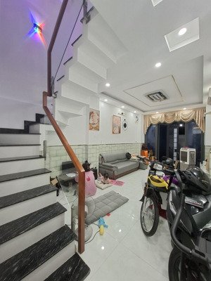 nhà 4 tầng đẹp- tân sơn nhì - 3,7x14 - 4pn - chủ bán nhanh trong 1 tuần đi nước ngoài - chính chủ