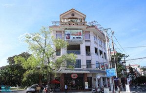 góc 2mt lê văn lương - ngang khủng 25m - 4 tầng - hdt 299 triệu - giá thiện chí 99 tỷ