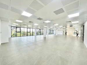 mễ trì hạ có vp cho thuê 160m2, 29 triệu view công viên