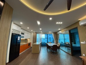 chính chủ cần bán gấp căn 3 ngủ, ban công đông nam, dt 133m2 giá 7,55 tỷ, nội thất xịn đẹp