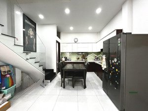 hẻm xe hơi - 49.7m2 (4.5m x 14.5m) - 3 tầng đẹp - sổ nở hậu