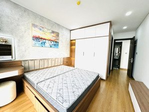 chủ nhà cần cho thuê căn hộ 3pn golden park, 100m tầng trung view công viên cầu giấy full đồ ở ngay