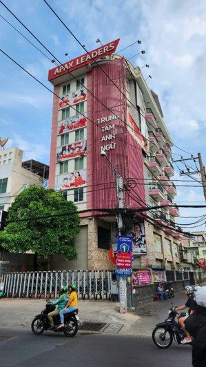 chính chủ cho thuê tòa nhà 2 mặt tiền 201 lê văn việt, q9. dt 10x30 7 tầng. giá rẻ, lh 