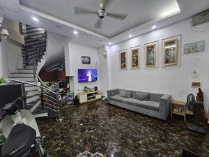 bán nhà giải phóng, 40m2 x 5t, lô góc, nội thất xịn, ngõ thông, gần phố