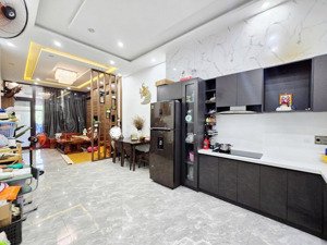 bán nhà 4 tầng đường 10m5 tiểu la, có sẵn dòng tiền 30triệu/tháng