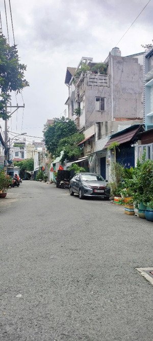 nhà 4 tầng hxh gần ngã tư bốn xã - dt 4x15m - chỉ 6 tỷ nhỉnh