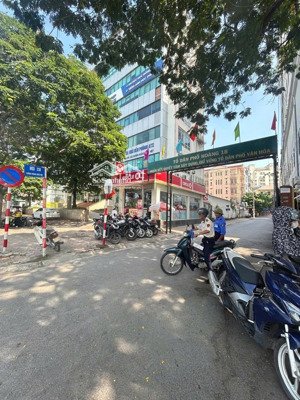 hàng kín - 40m2 - 7,35 tỷ - 5 tầng hoàng quốc việt - cạnh phố - mặt ngõ dân xây ba gác phóng