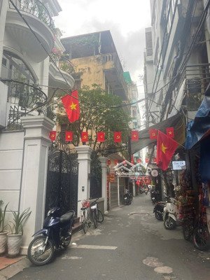 hiếm - 15,8 tỷ, bán nhà 6 tầng x 46m2, trung tâm cầu giấy, kinh doanh sầm uất