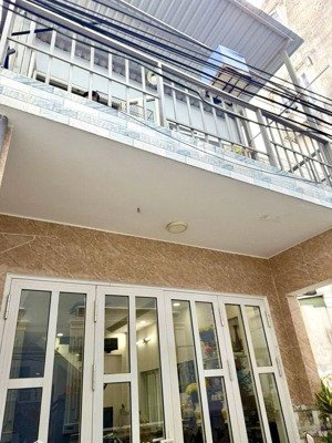 nhỉnh 4 tỷ nhà dt 4x16 đường tây sơn phường tân quý quận tân phú nhà đúc 2 tấm sát mặt tiền đường