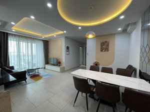 hạ giá cần bán gấp 2pn rivierapoint, quận 7, lh: văn đạt