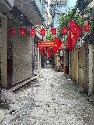 bán nhà ngõ 79 cầu giấy thông nguyễn khang-dân xây 36m2*5 tầng sổ đỏ nhỉnh 7 tỷ full đồ gần phố oto