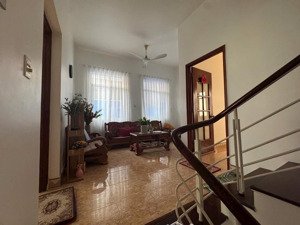 cho thuê nguyên căn mặt tiền nguyễn thái bình, quận 1 kết cấu 3 lầu giá 40 triệu