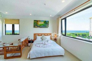 siêu hot - tòa căn hộ view biển ngay phố tây, cách biển phạm văn đồng 250m - dòng tiền 100 tr/tháng