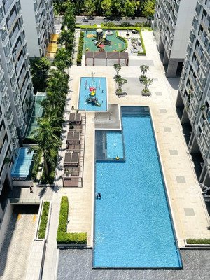 gấp. chủ gửi bán gấp căn hộ 2pn - 80m2 tòa a scenic valley 1, lầu cao, view hồ bơi, giá 7 tỷ