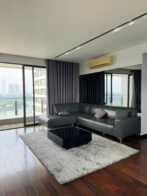 gấp. chủ thiện chí gửi bán gấp trong tháng căn hộ view sông panorama, ban công phòng khách, 16tỷ