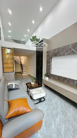 bán nhà tây sơn- thịnh quang 24m2-6,6 tỷ- nhà đẹp- nội thất đầy đủ, hiện đại- 10m ra ô tô