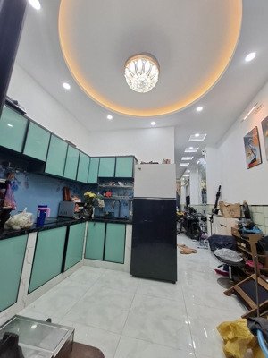 nhà bán .quận 8. đường âu dương lân. 3tẩng .nhà mới đẹp bớt lộc nhỉnh 6 tỷ . gần chợ rạch ông