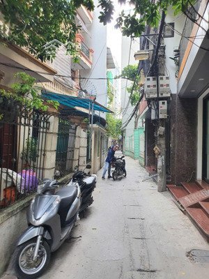 đầu tư - 30m ra mặt phố, dt 50m2, ngõ thông ba gác chạy - kinh doanh, phố trung kính, 9.6 tỷ
