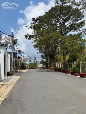 bán đất đà lạt 1000m2 sẵn 400m2 thổ cư giá chỉ 35 tỷ ạ