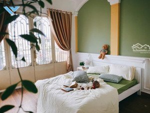 cho thuê căn hộ 2pn full nội thất ban công cực rộng ngay hoàng diệu quận 4