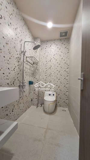 bán nhà.quận 8. chánh hưng. xe hơi đỗ cửa . khu an ninh .3tầng .mới đẹp . full nội thất nhỉnh 9 tỷ