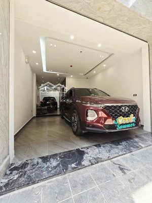 bán nhà phân lô hoàng quốc việt, gara, ôtô tránh thang máy, kinh doanh