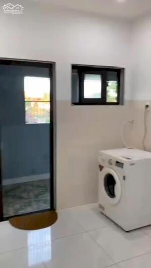 Cho thuê nhà 2 tầng MT sát Minh Mạng, Ngũ Hành Sơn, gần biển